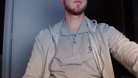 Snapshot of hornygaren chatting on 10/03/25, 12:29 zorander online show from 10/03/25, 12:29