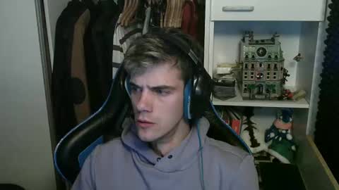 Joey online show from 11/13/25, 07:24