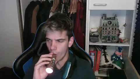 Joey online show from 11/18/25, 06:45