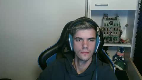 Joey online show from 11/20/25, 07:13