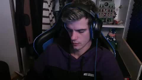 Joey online show from 11/22/25, 08:30