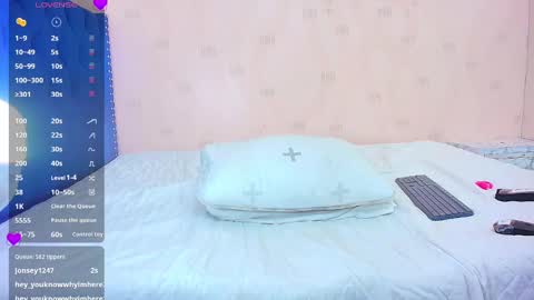 Snapshot of hornylatimommy chatting on 01/15/25, 10:35 Natasha online show from 01/15/25, 10:35