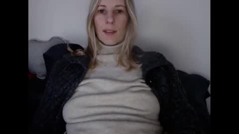 Snapshot of hornyssima chatting on 01/13/25, 03:47 Hornyssima online show from 01/13/25, 03:47