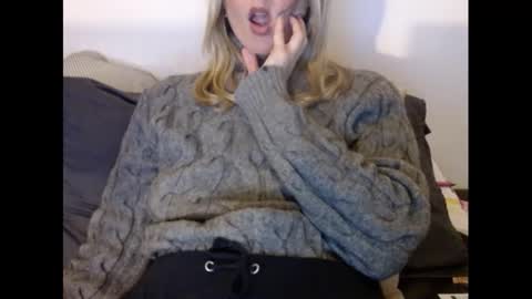 Snapshot of hornyssima chatting on 02/08/25, 06:22 Hornyssima online show from 02/08/25, 06:22