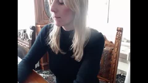 Snapshot of hornyssima chatting on 11/21/25, 02:16 Hornyssima online show from 11/21/25, 02:16