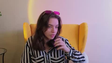 Snapshot of hortenciajenovese chatting on 10/02/25, 07:48 Mia online show from 10/02/25, 07:48