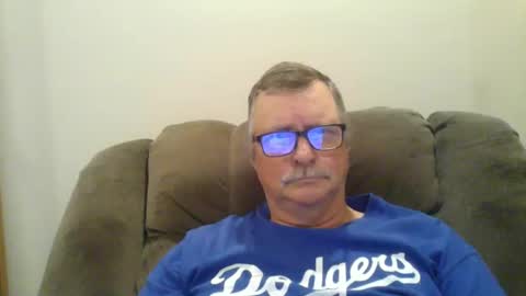 Snapshot of hot4tightholes chatting on 12/18/24, 06:14 hot4tightholes online show from 12/18/24, 06:14