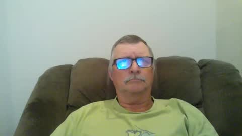 Snapshot of hot4tightholes chatting on 02/26/25, 02:25 hot4tightholes online show from 02/26/25, 02:25