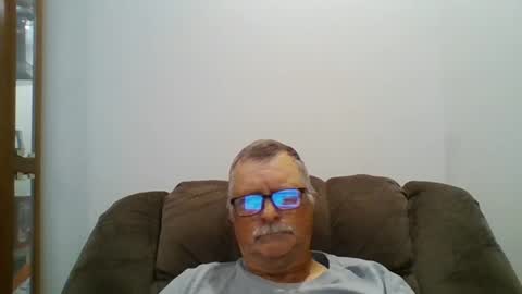 Snapshot of hot4tightholes chatting on 10/03/25, 01:08 hot4tightholes online show from 10/03/25, 01:08