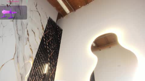 Snapshot of hot__genesis chatting on 10/27/25, 02:32 hot__genesis online show from 10/27/25, 02:32