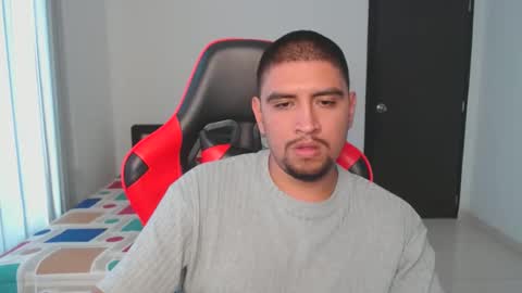 Snapshot of hot__husbands chatting on 02/25/25, 06:53 hot__husbands online show from 02/25/25, 06:53