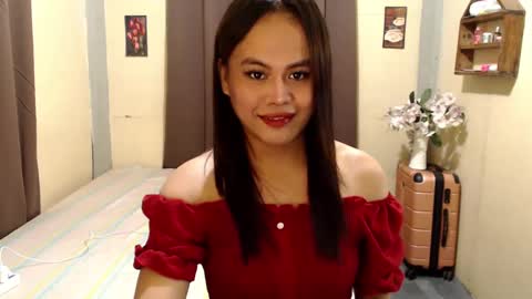 Snapshot of hot_babe0802 chatting on 12/08/24, 01:25 HANNA online show from 12/08/24, 01:25