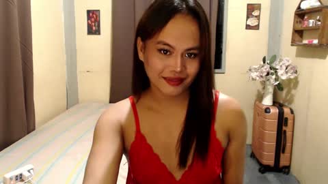 Snapshot of hot_babe0802 chatting on 12/08/24, 05:44 HANNA online show from 12/08/24, 05:44