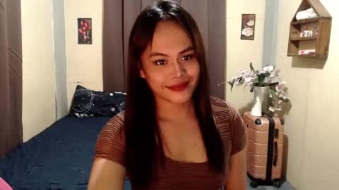 Snapshot of hot_babe0802 chatting on 01/06/25, 09:43 HANNA online show from 01/06/25, 09:43