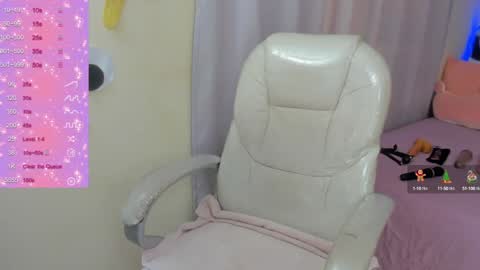 Snapshot of hot_beauty__ chatting on 12/24/24, 01:39 VALENTINA online show from 12/24/24, 01:39