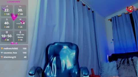 Snapshot of hot_beauty__ chatting on 02/25/25, 05:52 VALENTINA online show from 02/25/25, 05:52