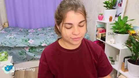 Snapshot of hot_chill__ chatting on 09/25/25, 04:00 LiluCaroline online show from 09/25/25, 04:00