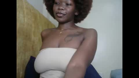 Snapshot of hot_ebony11 chatting on 02/24/25, 04:36 chooo pie online show from 02/24/25, 04:36