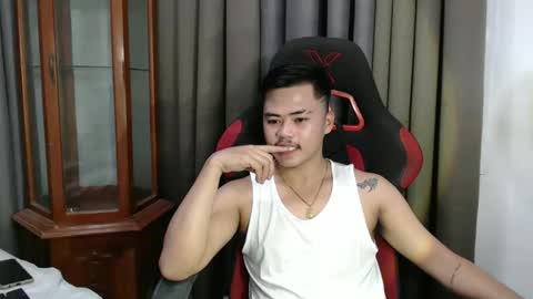 hot_emmanuel online show from 10/23/25, 04:34