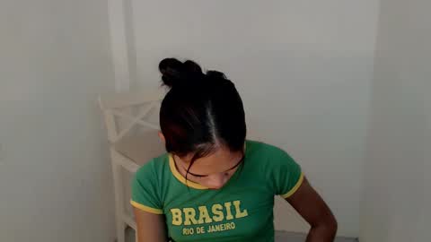 Snapshot of hot_falling_devilxx chatting on 12/03/24, 09:12 online show from 12/03/24, 09:12