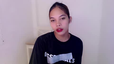 Snapshot of hot_falling_devilxx chatting on 12/18/24, 10:30 online show from 12/18/24, 10:30