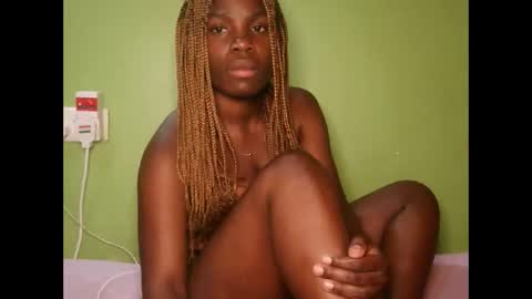 hot_latifah online show from 10/19/25, 10:10