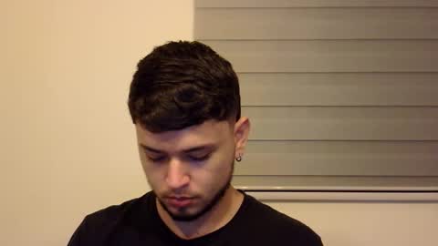 hot_ryyan online show from 11/22/25, 09:08