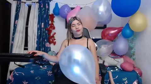 Snapshot of hot_sexy_bunny chatting on 02/06/25, 12:11 hot sexy bunny online show from 02/06/25, 12:11