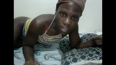 Snapshot of hot_shannia chatting on 10/16/25, 07:04 hot_shannia online show from 10/16/25, 07:04