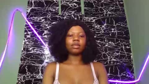 Snapshot of hot_stellaa chatting on 01/26/25, 06:37 Stella online show from 01/26/25, 06:37