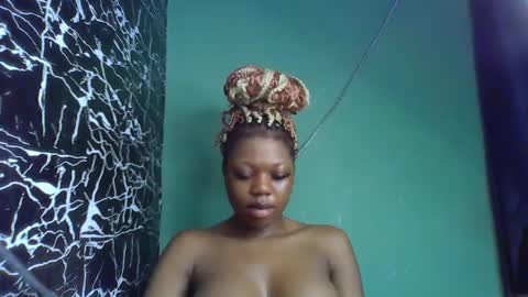 Snapshot of hot_stellaa chatting on 02/10/25, 07:47 Stella online show from 02/10/25, 07:47