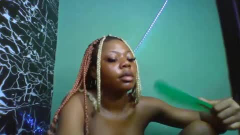 Snapshot of hot_stellaa chatting on 02/14/25, 11:53 Stella online show from 02/14/25, 11:53