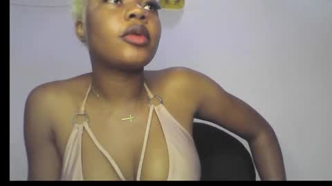 Snapshot of hot_stellaa chatting on 09/21/25, 11:12 Stella online show from 09/21/25, 11:12