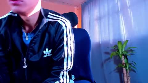 Snapshot of hot_twinks83 chatting on 01/28/25, 12:22 hot_twinks83 online show from 01/28/25, 12:22