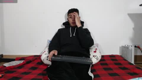 hot_twinks83 online show from 11/05/25, 09:53