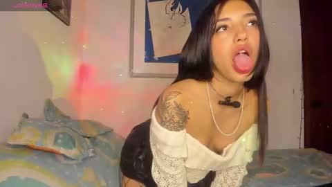 Snapshot of hot_weedlover chatting on 01/27/25, 09:00 KATE and JEFF online show from 01/27/25, 09:00