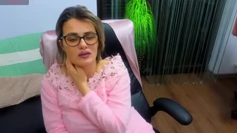 Snapshot of hotanalorena69 chatting on 01/13/25, 07:43 Lisa online show from 01/13/25, 07:43