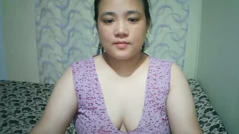 Snapshot of hotbabymomma chatting on 02/23/25, 08:17 Lynn online show from 02/23/25, 08:17