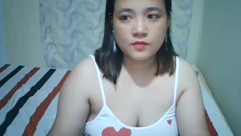 Snapshot of hotbabymomma chatting on 02/24/25, 05:22 Lynn online show from 02/24/25, 05:22