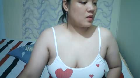 Snapshot of hotbabymomma chatting on 02/24/25, 09:53 Lynn online show from 02/24/25, 09:53