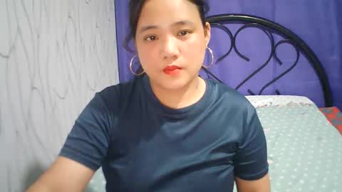 Snapshot of hotbabymomma chatting on 03/11/25, 08:52 Lynn online show from 03/11/25, 08:52