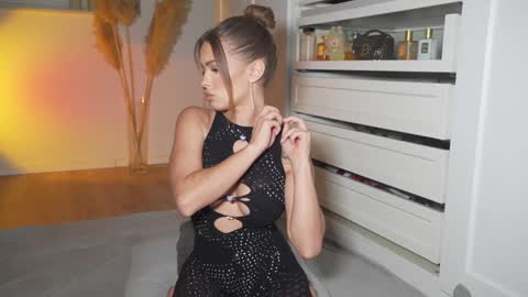 Bella online show from 10/07/25, 08:50