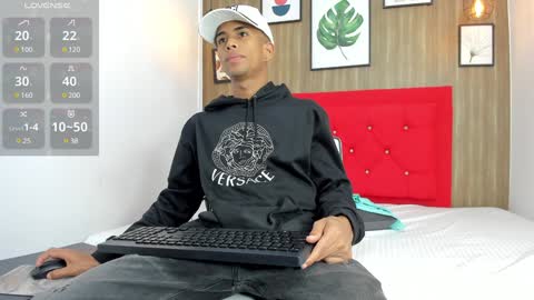 Snapshot of hotkoljeixxx chatting on 12/17/24, 03:17 Hotkoljei online show from 12/17/24, 03:17