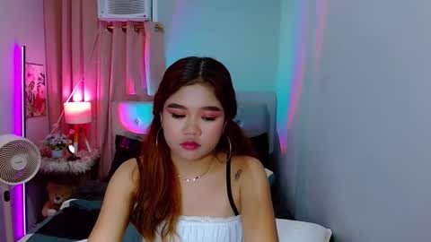 Layla online show from 12/14/24, 10:24