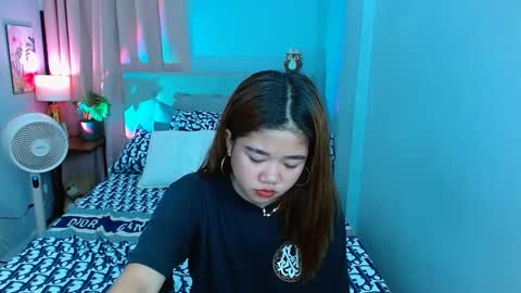 Layla online show from 01/21/25, 12:18