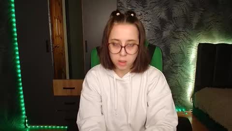 Snapshot of hotmariella chatting on 02/15/25, 12:11 hotmariella online show from 02/15/25, 12:11