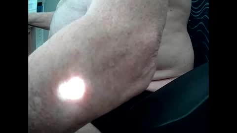 Snapshot of hotmassage50 chatting on 03/08/25, 01:57 hotmassage50 online show from 03/08/25, 01:57