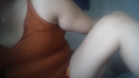 Snapshot of hotmatureladyxxx chatting on 01/11/25, 12:12 hotmatureladyxxx online show from 01/11/25, 12:12