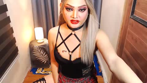 Snapshot of hotmistressmorgana chatting on 01/15/25, 03:22 morgana online show from 01/15/25, 03:22