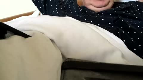 hotmuff99 online show from 11/08/25, 08:47